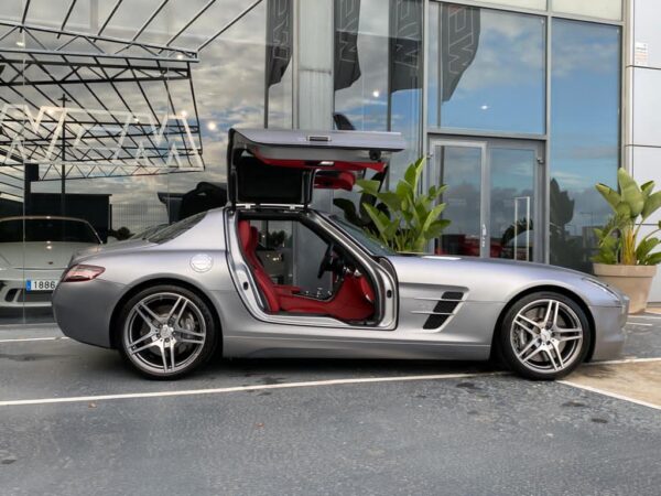 Mercedes SLS AMG