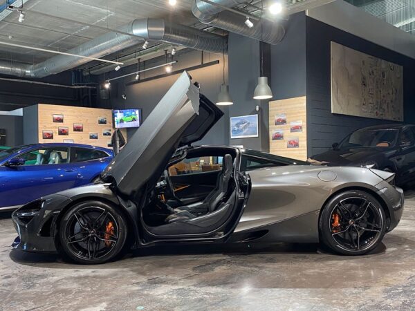 McLaren 720s