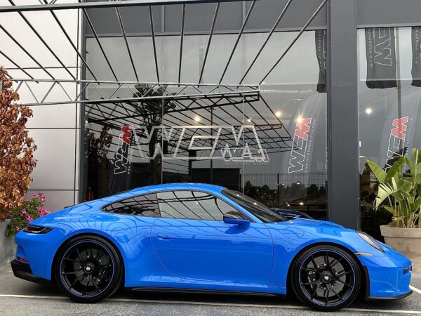 Porsche 992 GT3 Touring - WCM Barcelona